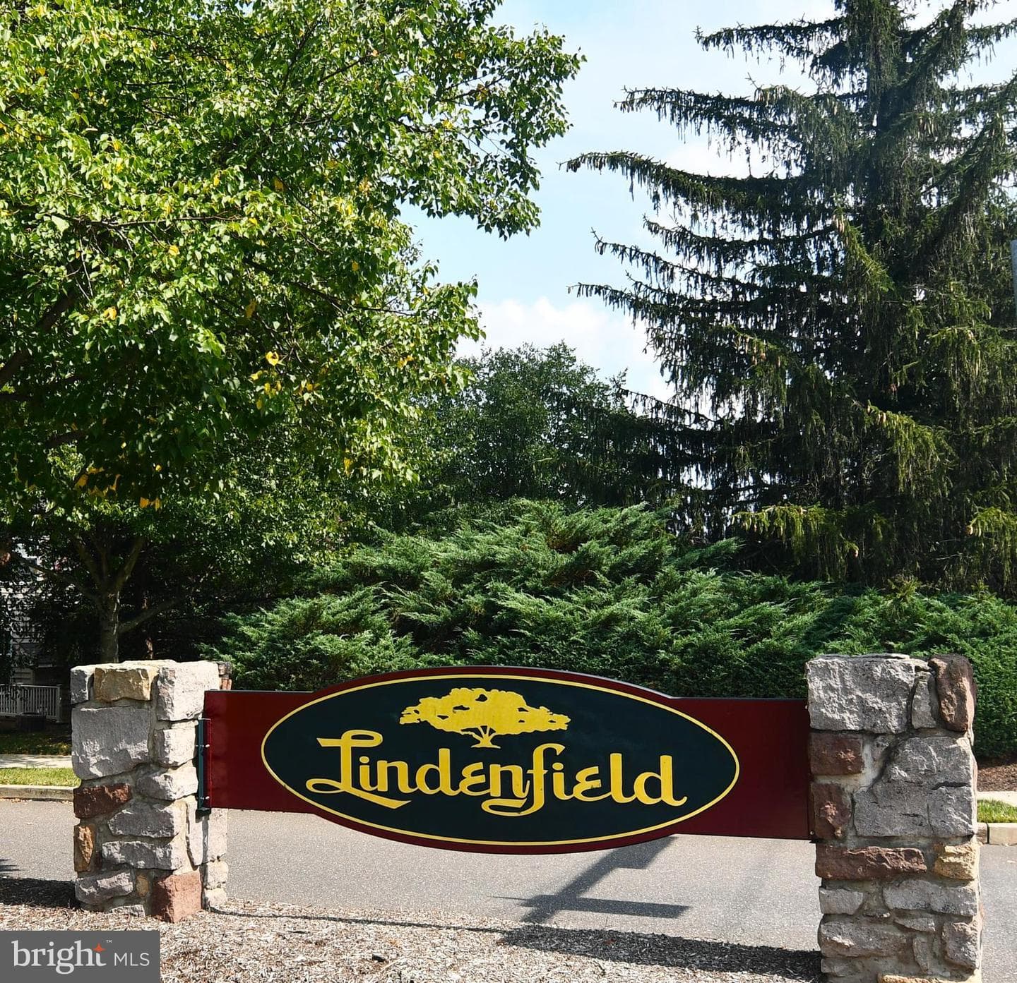 101 Christopher Place photo 17