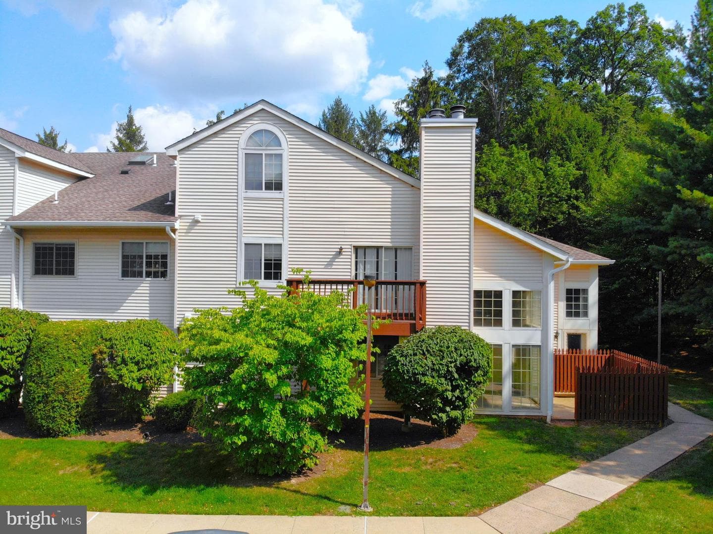 101 Christopher Place photo 2