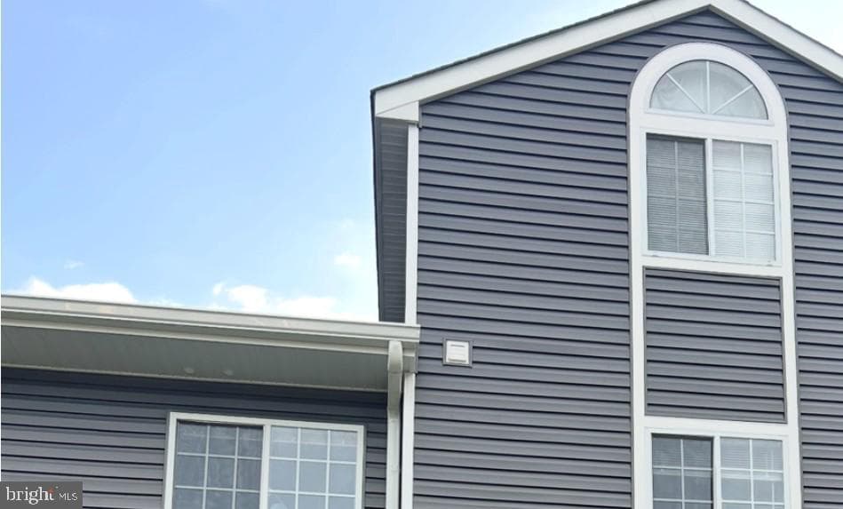 101 Christopher Place photo 4
