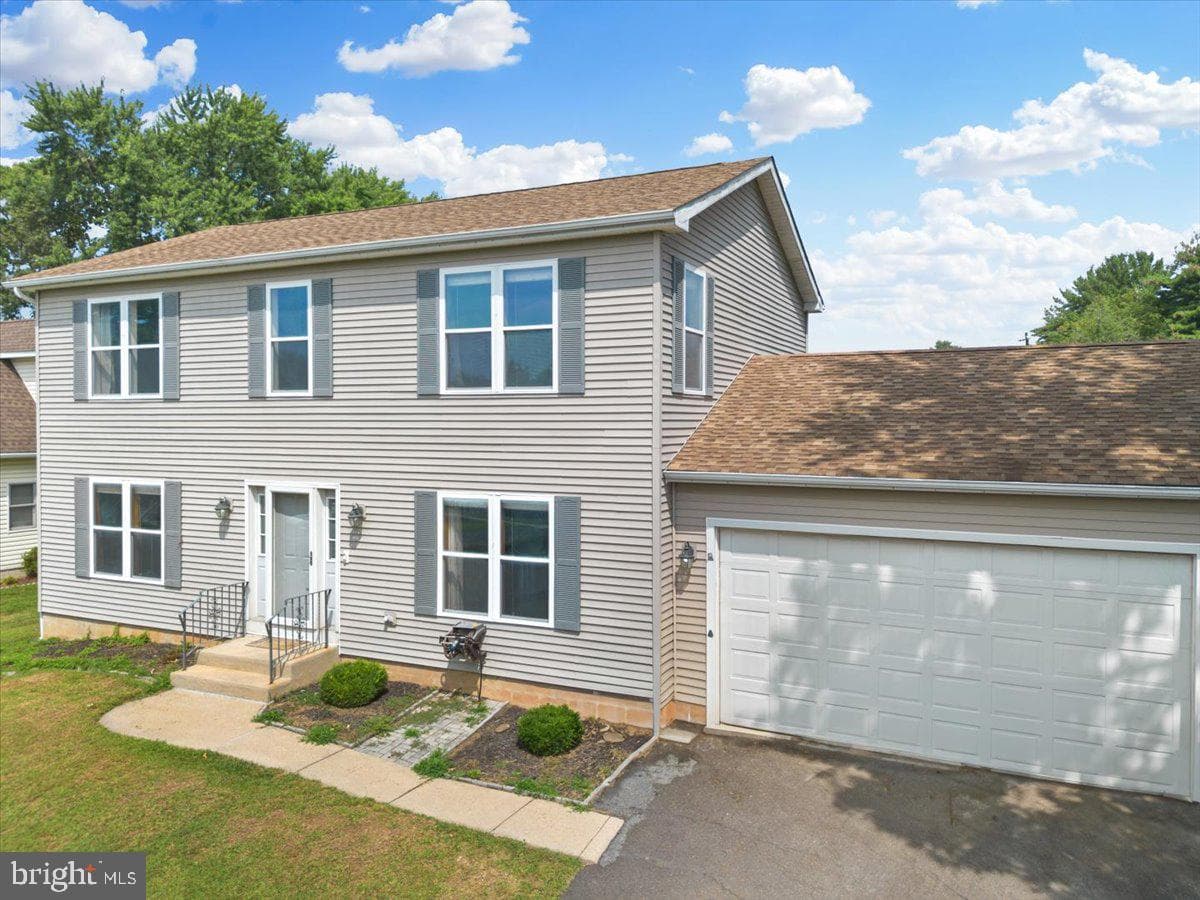 97 Penns Grant Drive photo 3