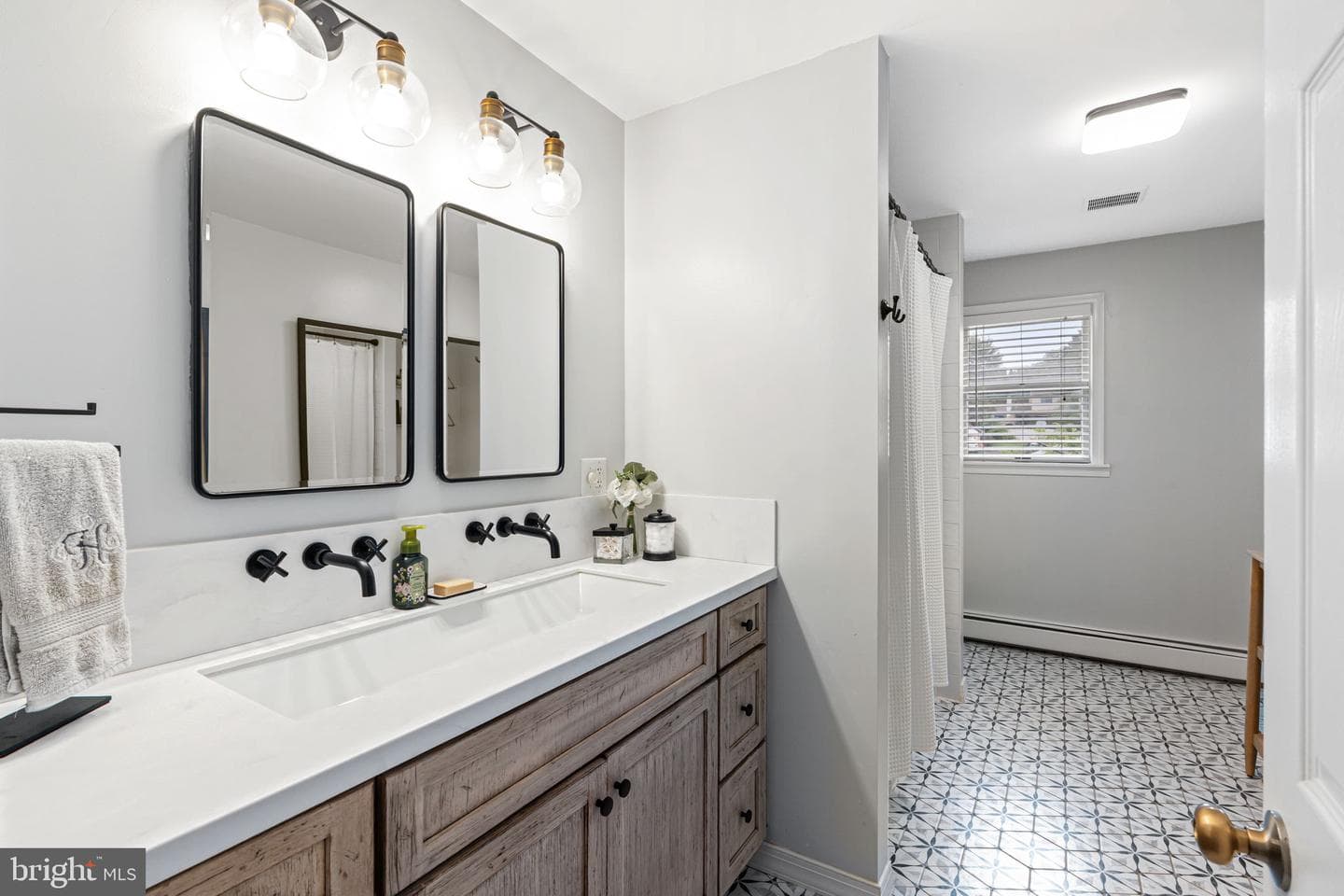 251 Rosewood Avenue photo 12