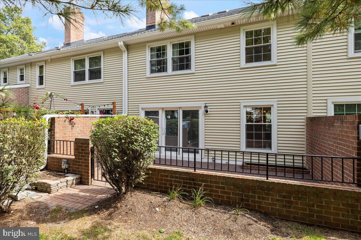 51 Sutphin Pines photo 37