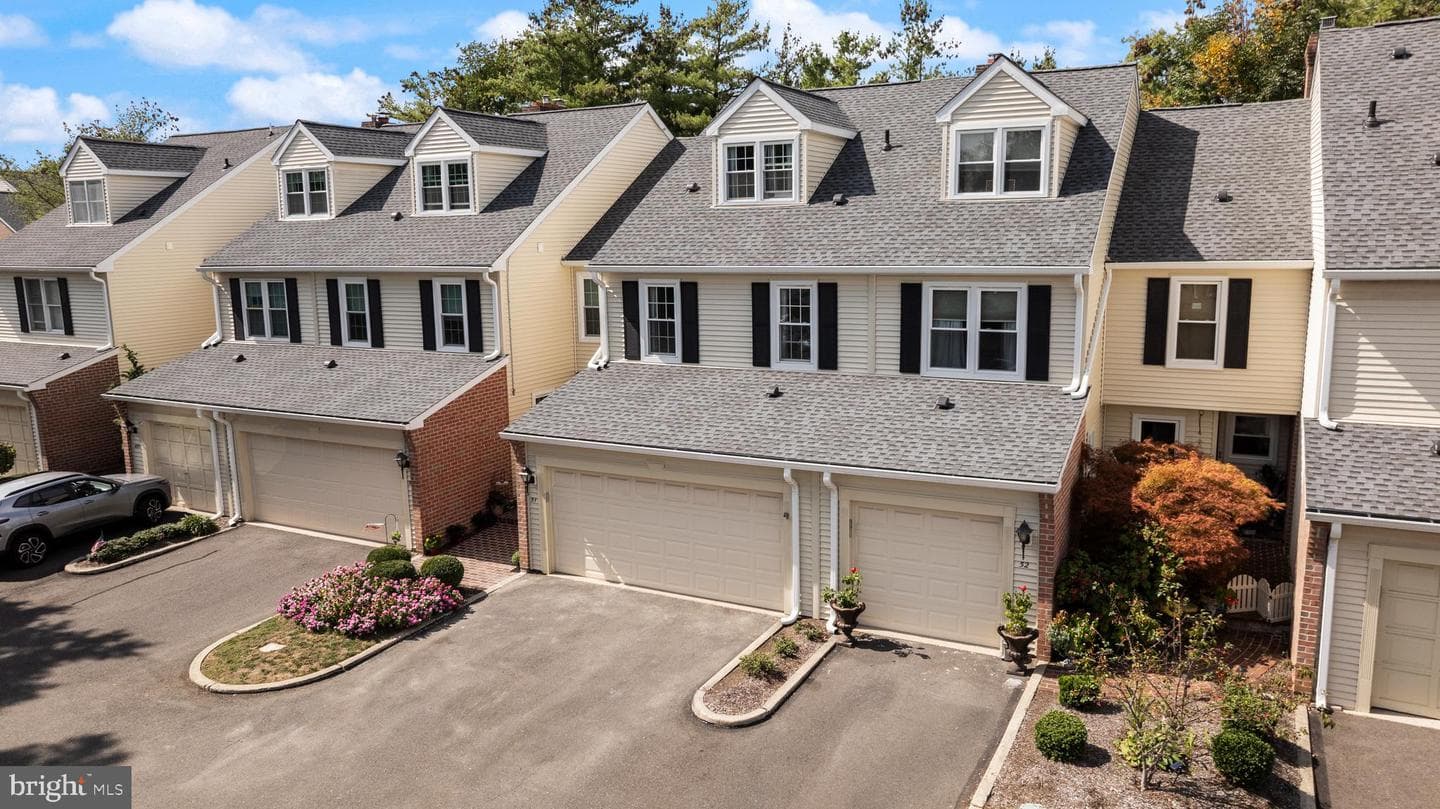 51 Sutphin Pines photo 42