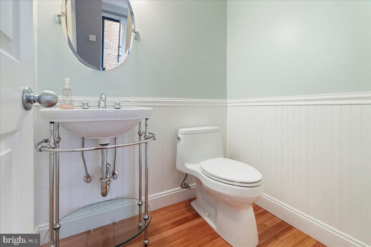 51 Sutphin Pines photo 5