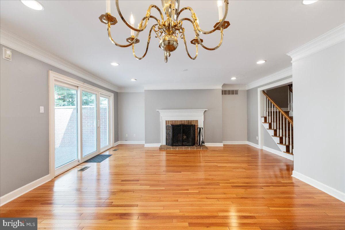 51 Sutphin Pines photo 8
