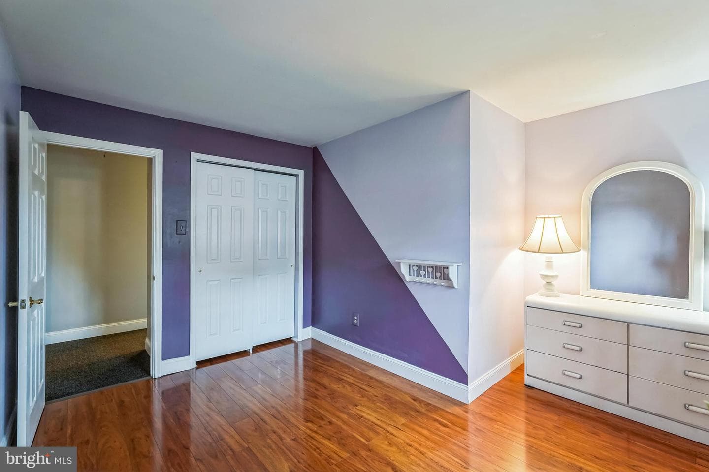 988 Baxter Avenue photo 24