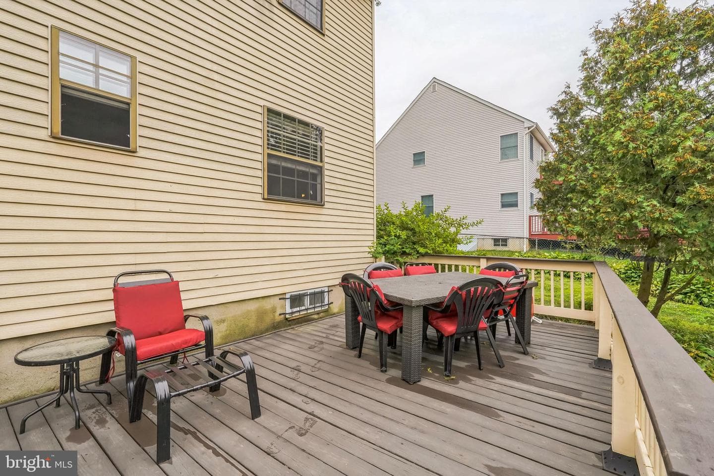 988 Baxter Avenue photo 32