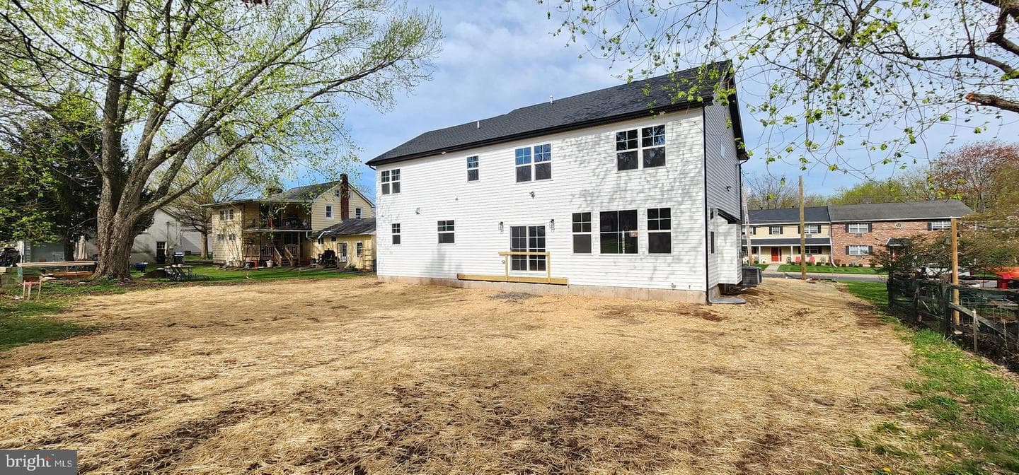 11b Fairview Avenue photo 65