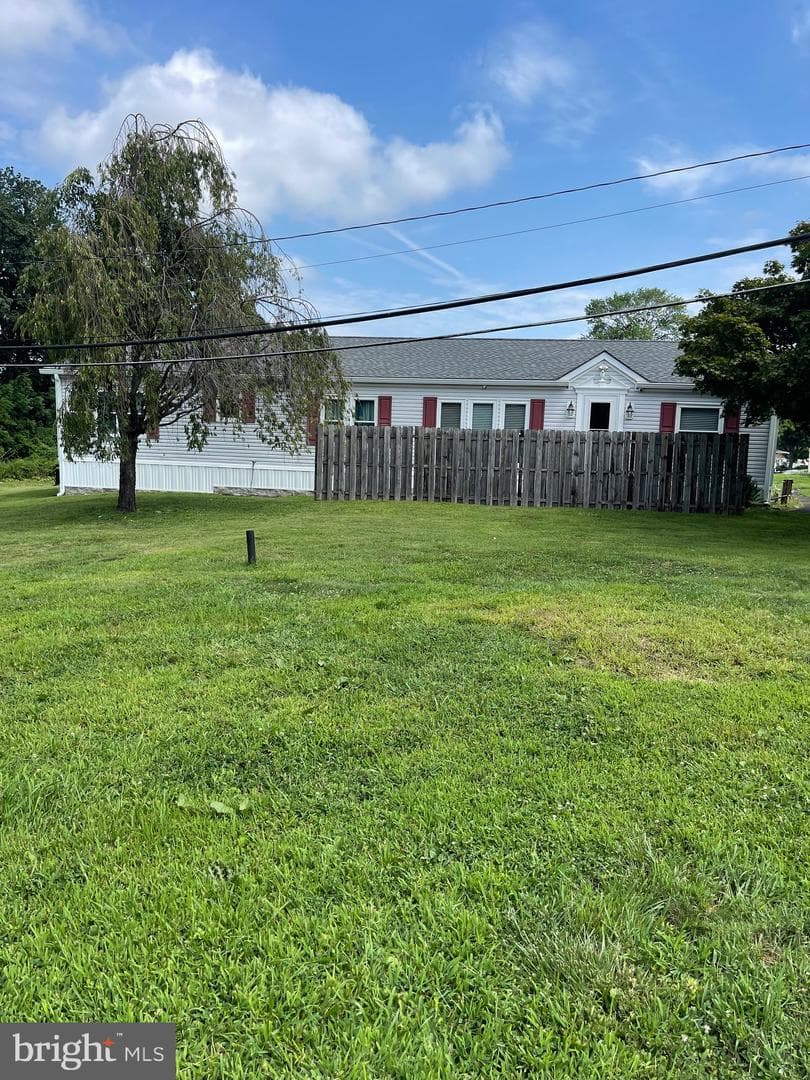 3406 Foxglove Drive photo 2
