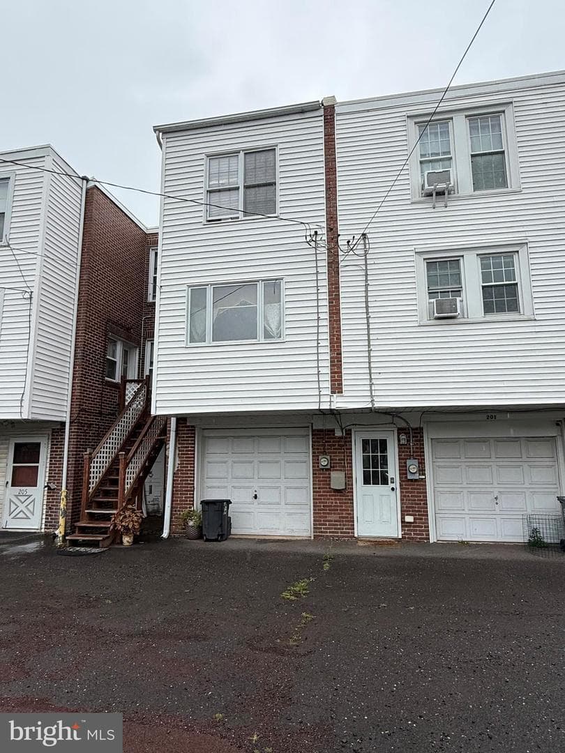 203 S 11th Street photo 2