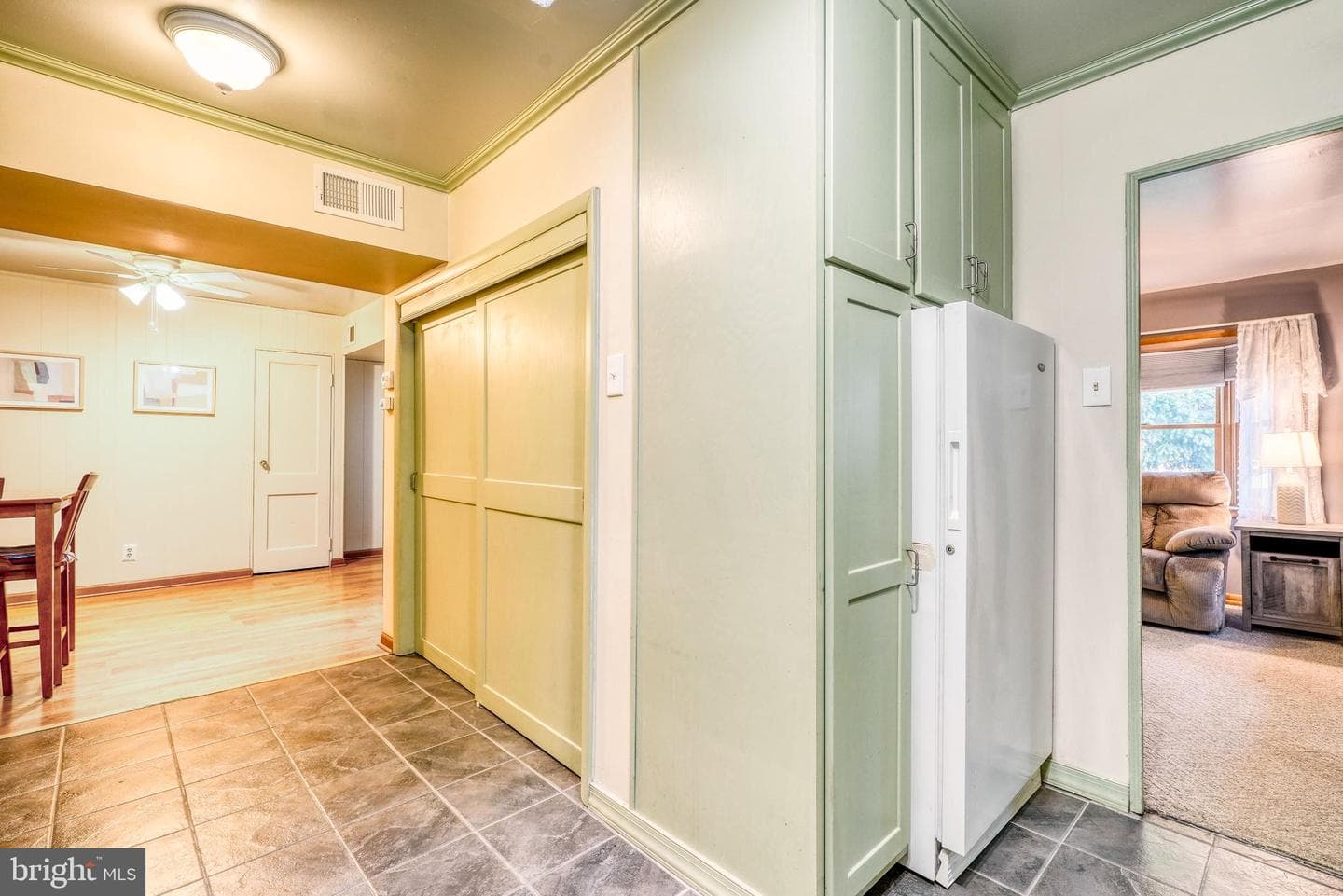 417 Chelsea Road photo 22