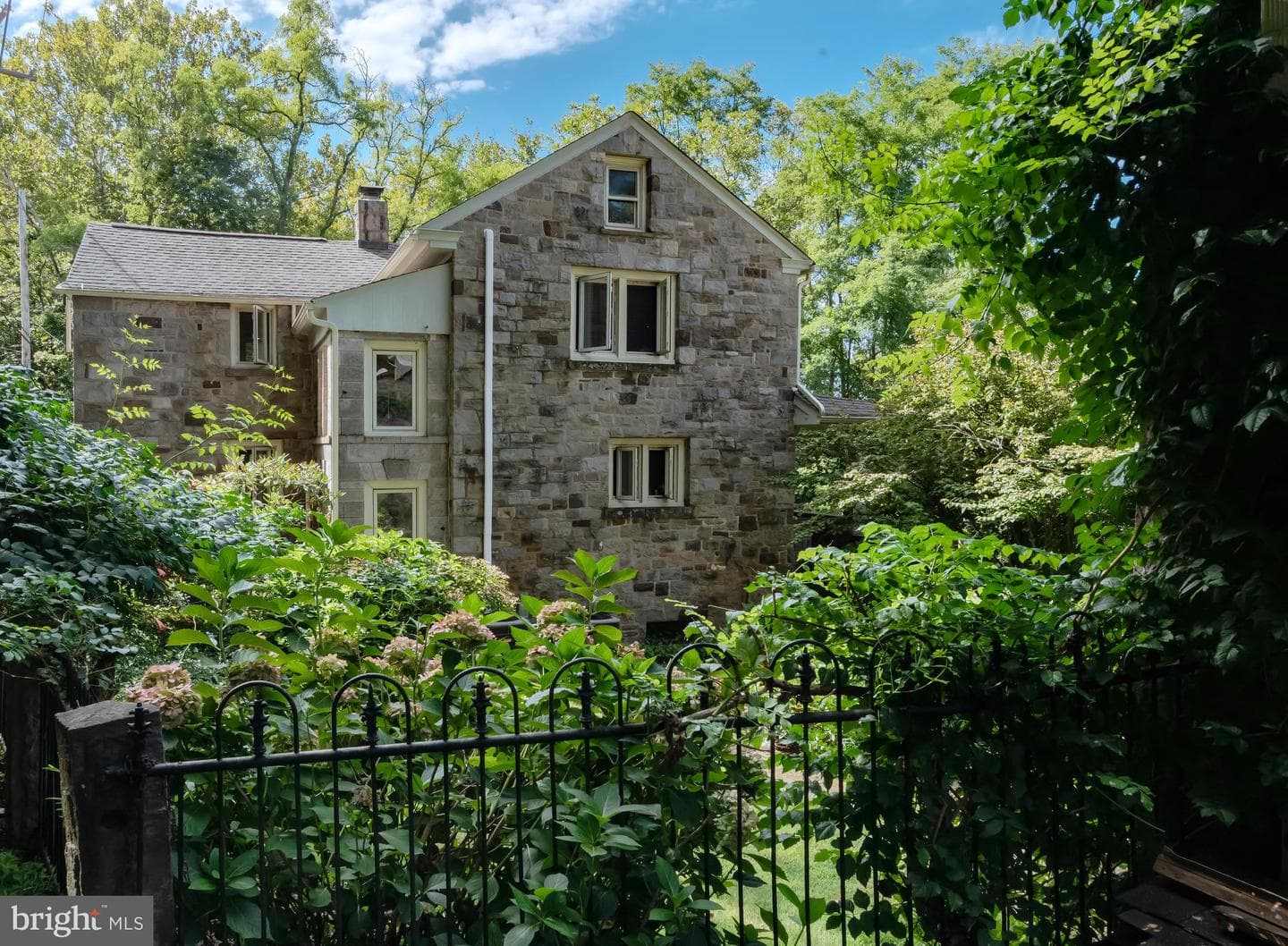 3596 River Road photo 2