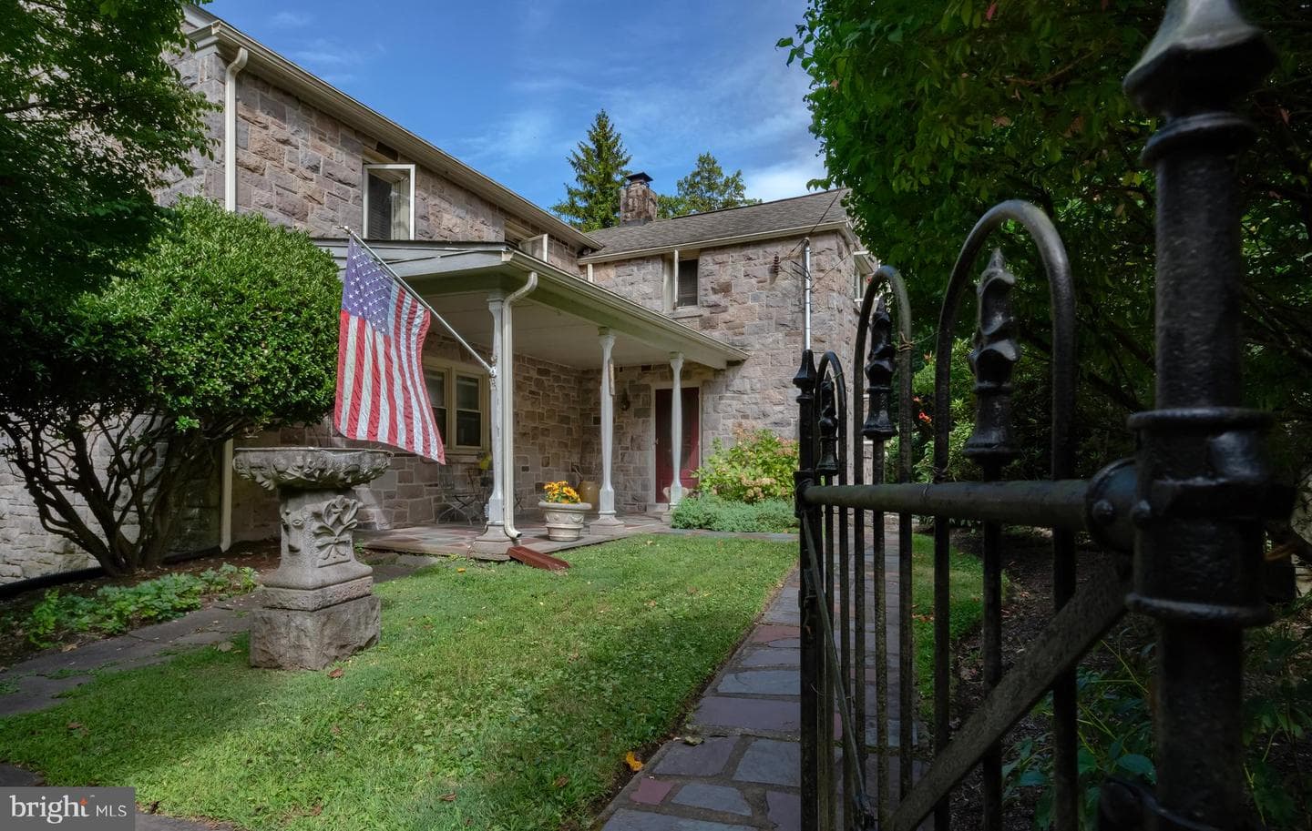3596 River Road photo 3