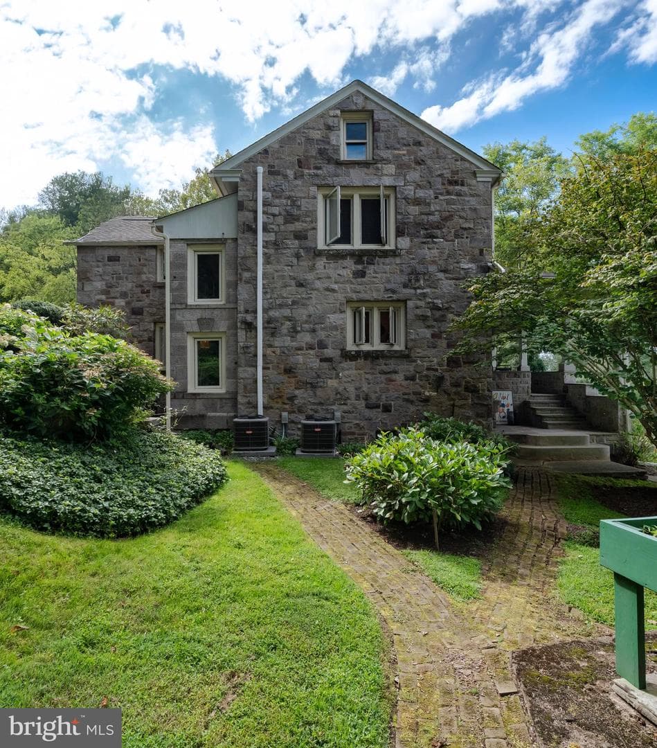 3596 River Road photo 32