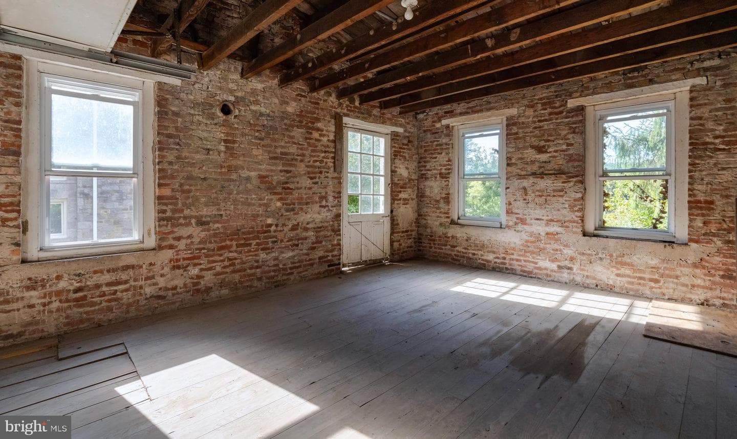 3596 River Road photo 39