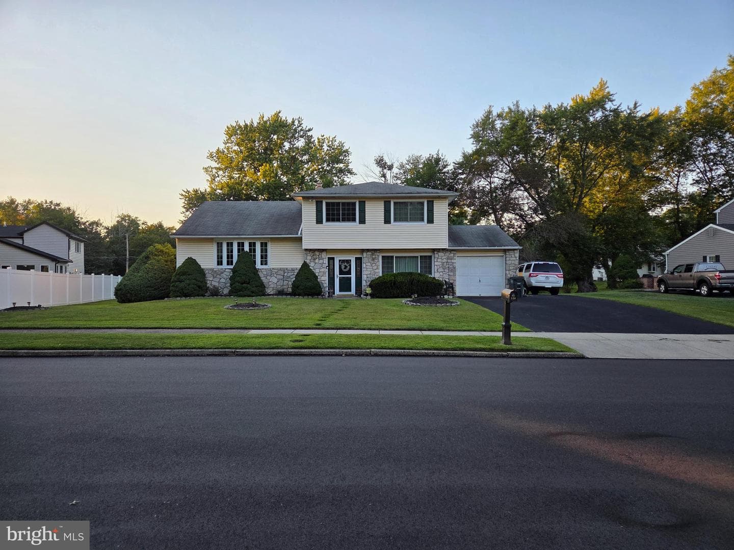 530 Andrew Drive photo 2