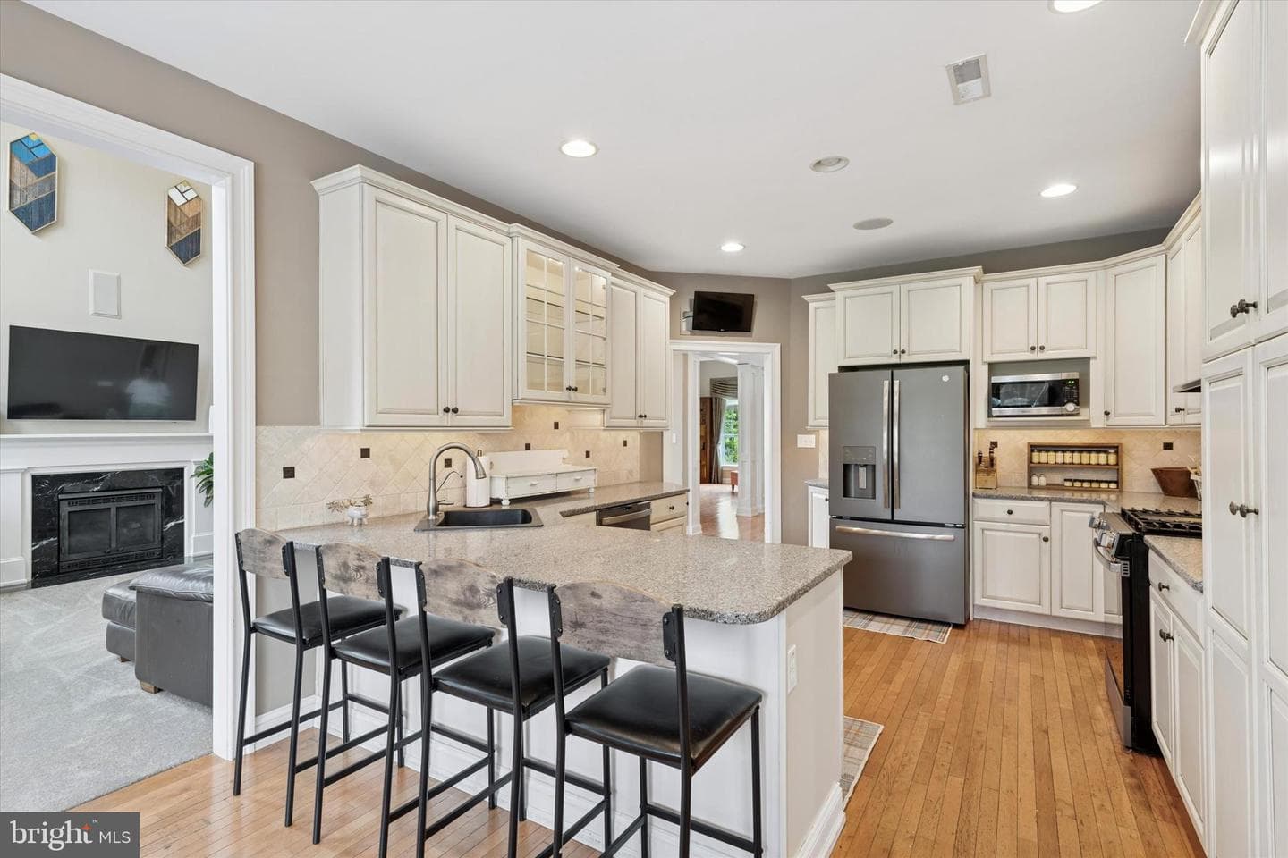 607 Telegraph Road photo 10