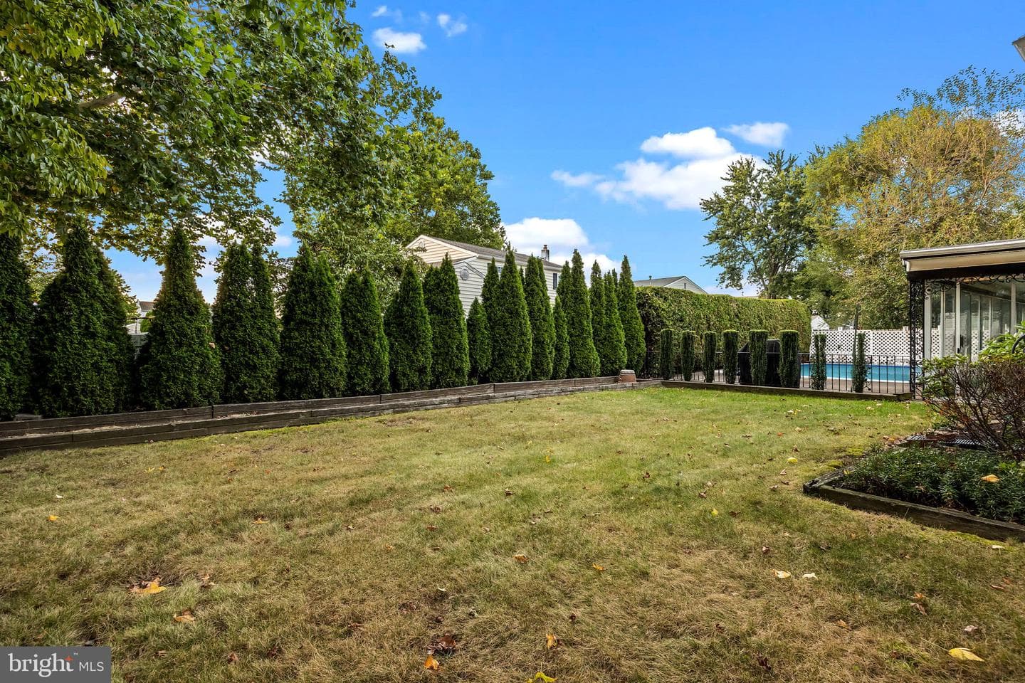 525 Cassingham Road photo 35