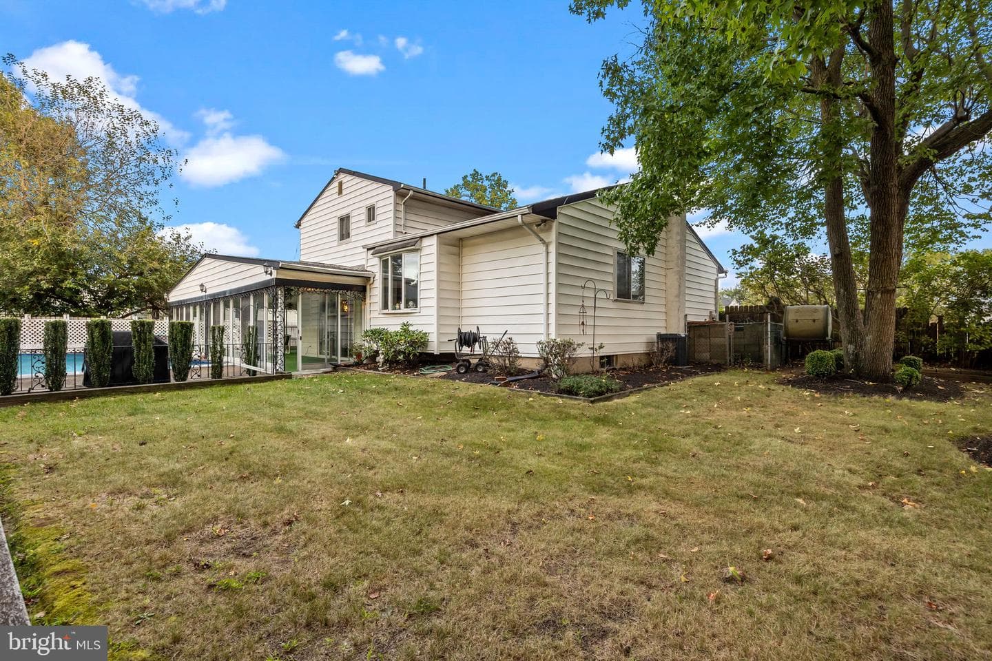 525 Cassingham Road photo 36