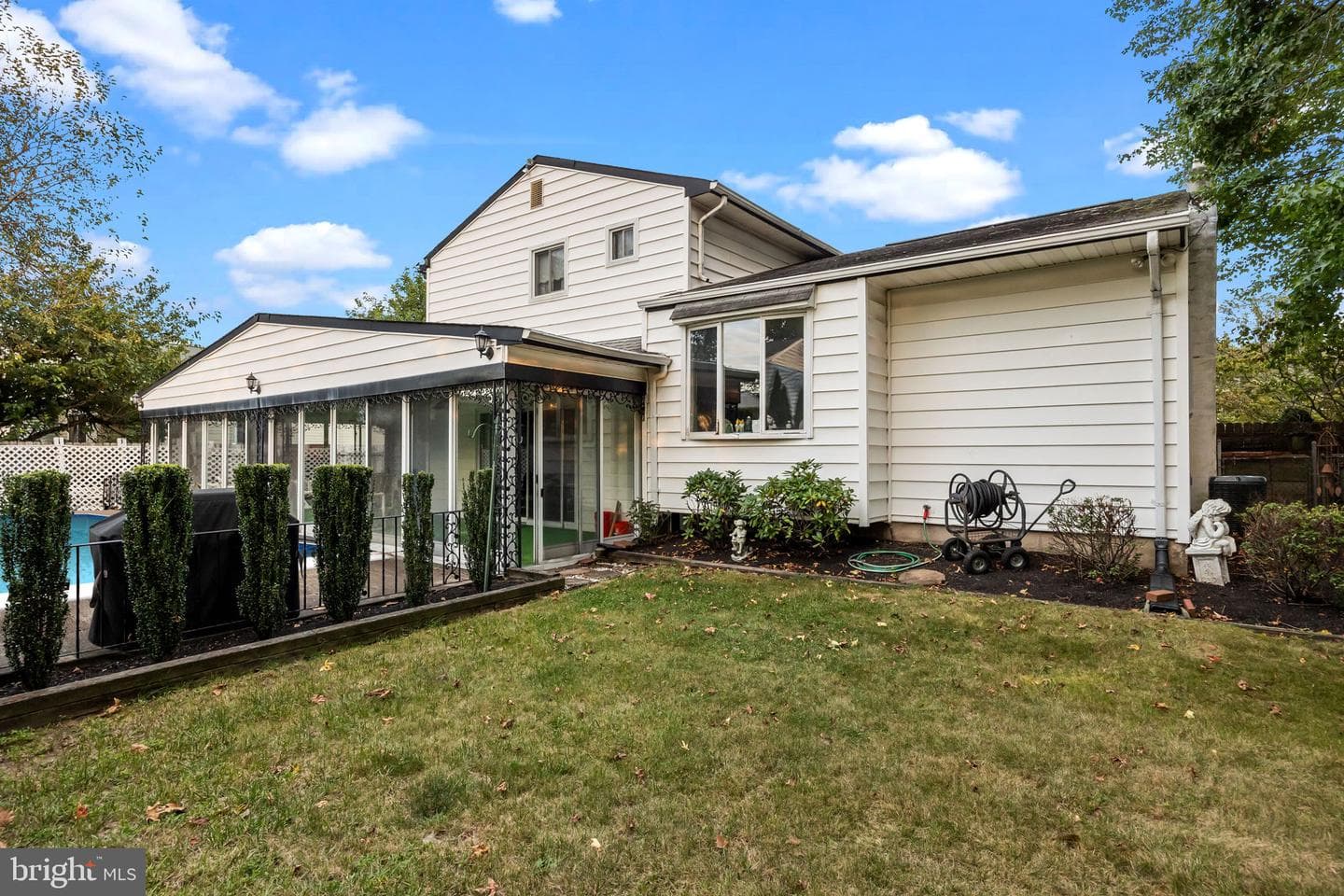 525 Cassingham Road photo 37