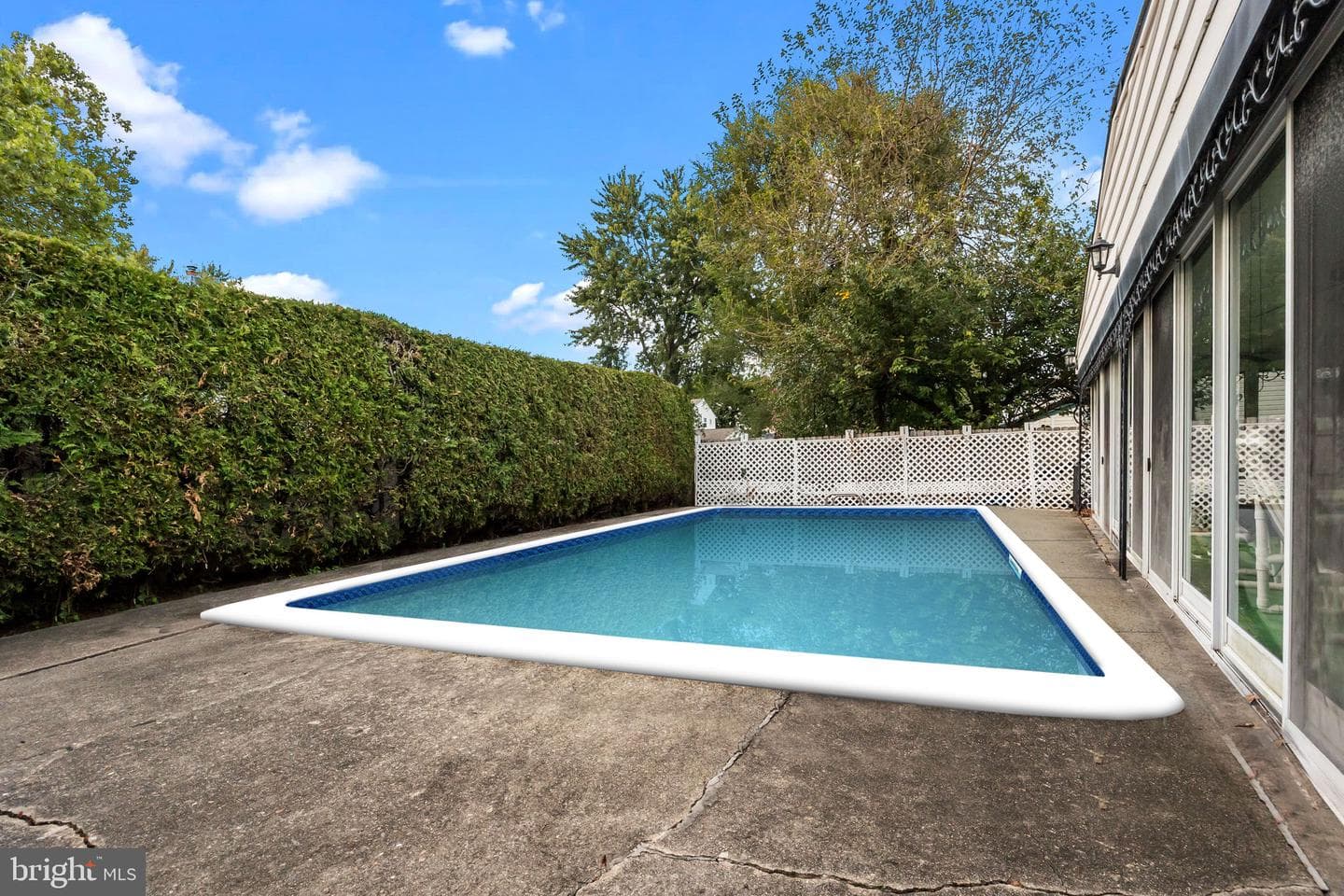 525 Cassingham Road photo 39