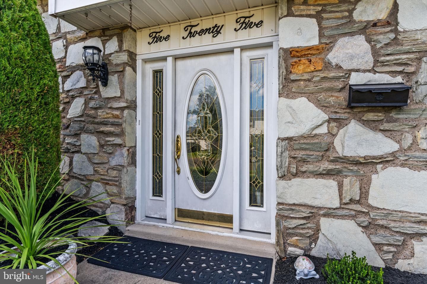 525 Cassingham Road photo 4