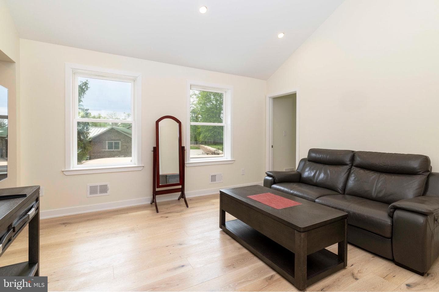 1851 Meetinghouse Road photo 37
