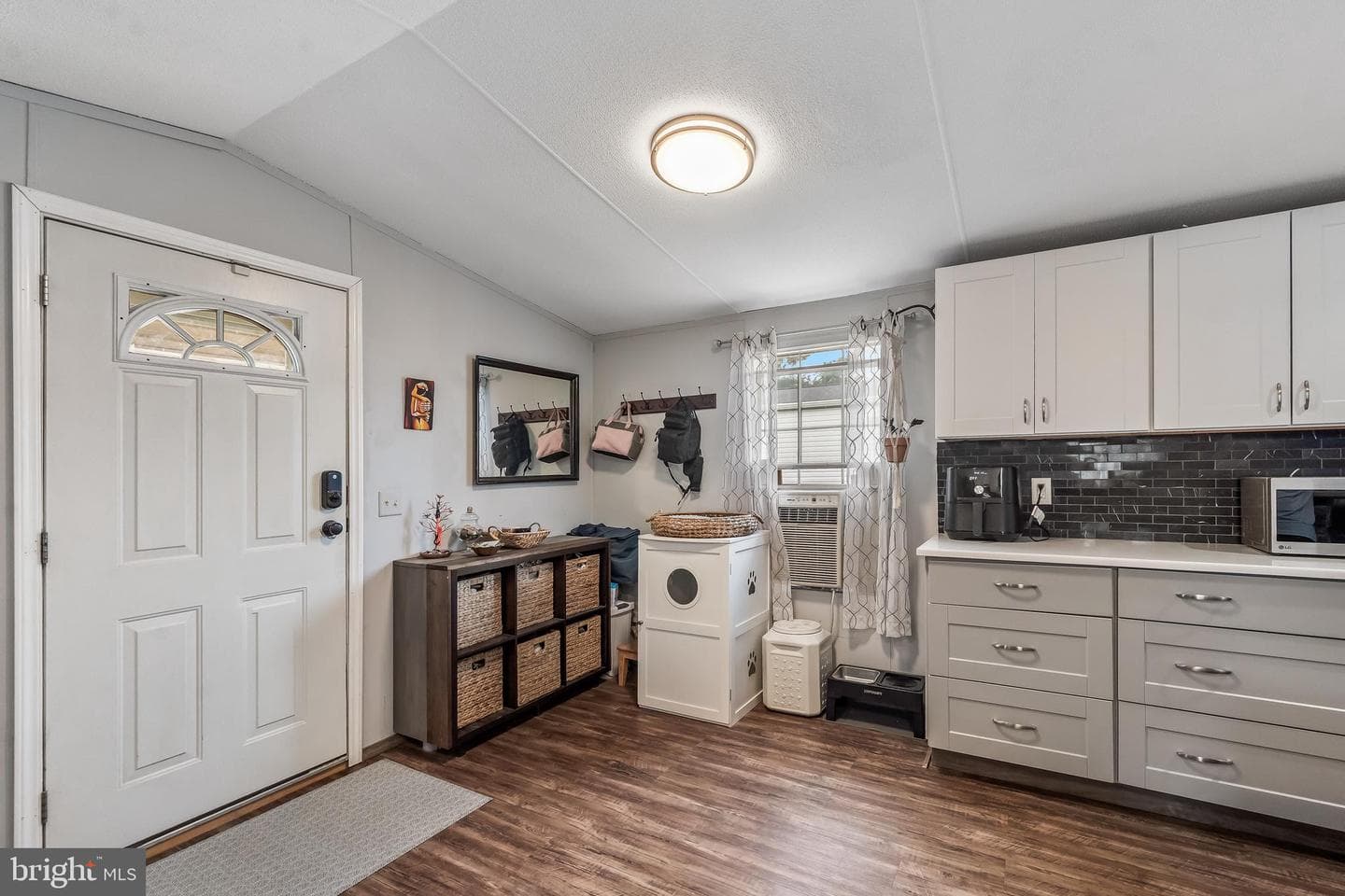 231 Johnson Drive photo 9