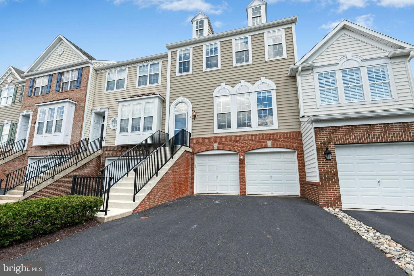 9 Cornerstone Court photo 2