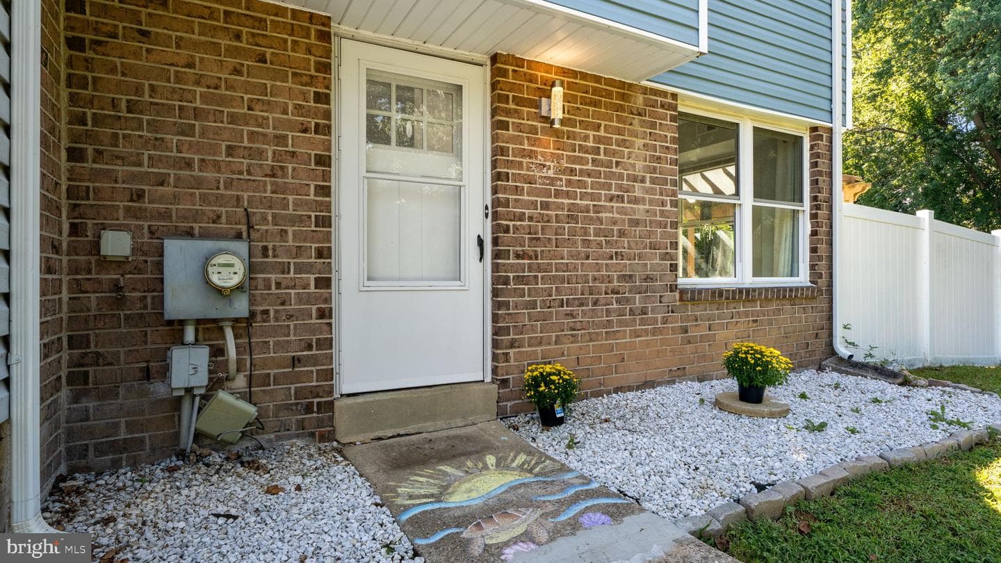 5057 Sayer Court photo 3