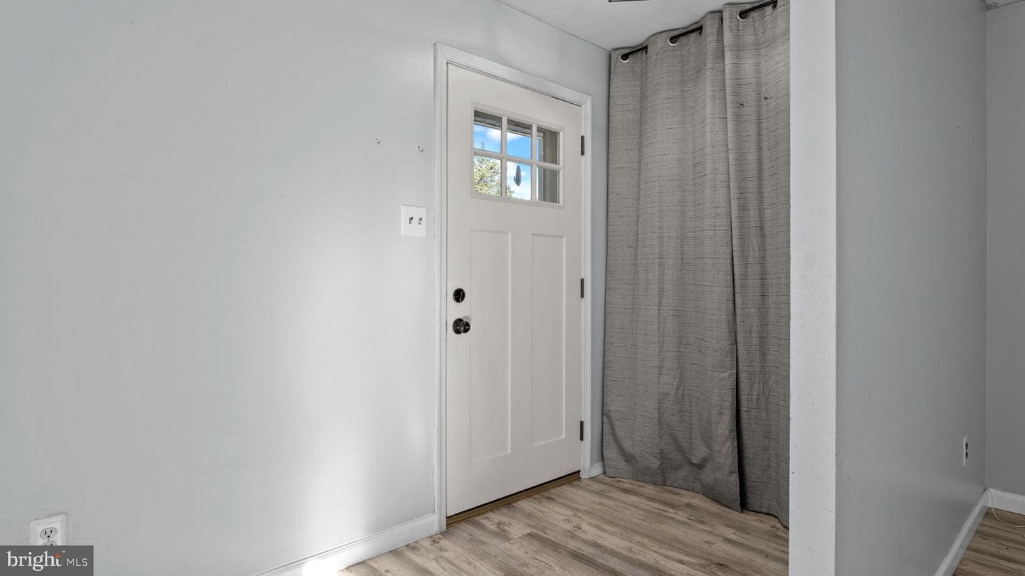 5057 Sayer Court photo 4