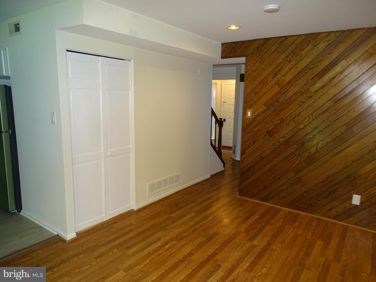 721 Grantham Court photo 13