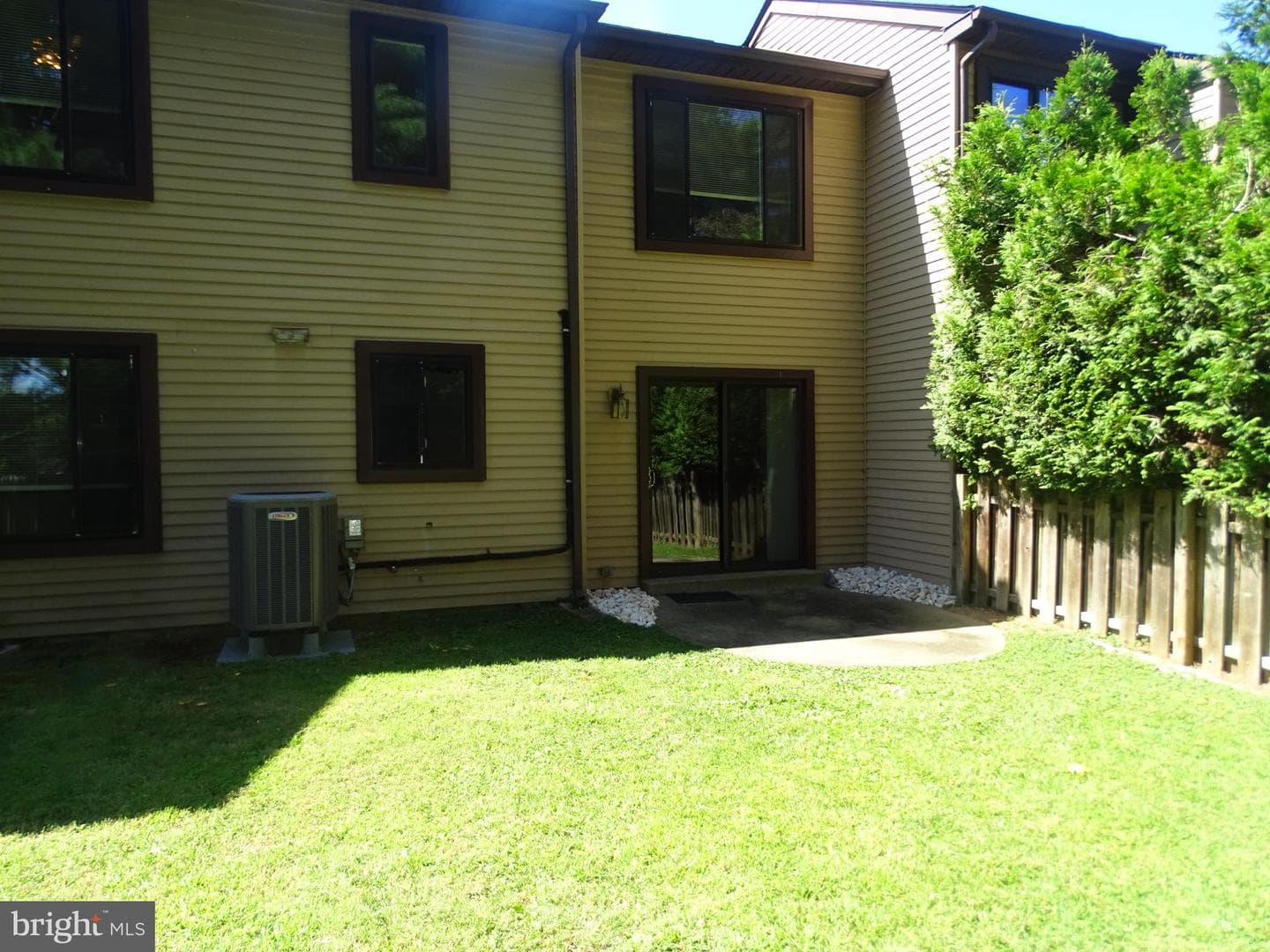 721 Grantham Court photo 15