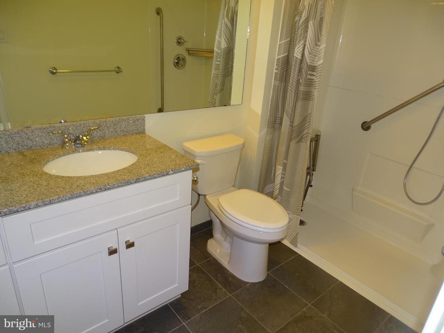721 Grantham Court photo 28