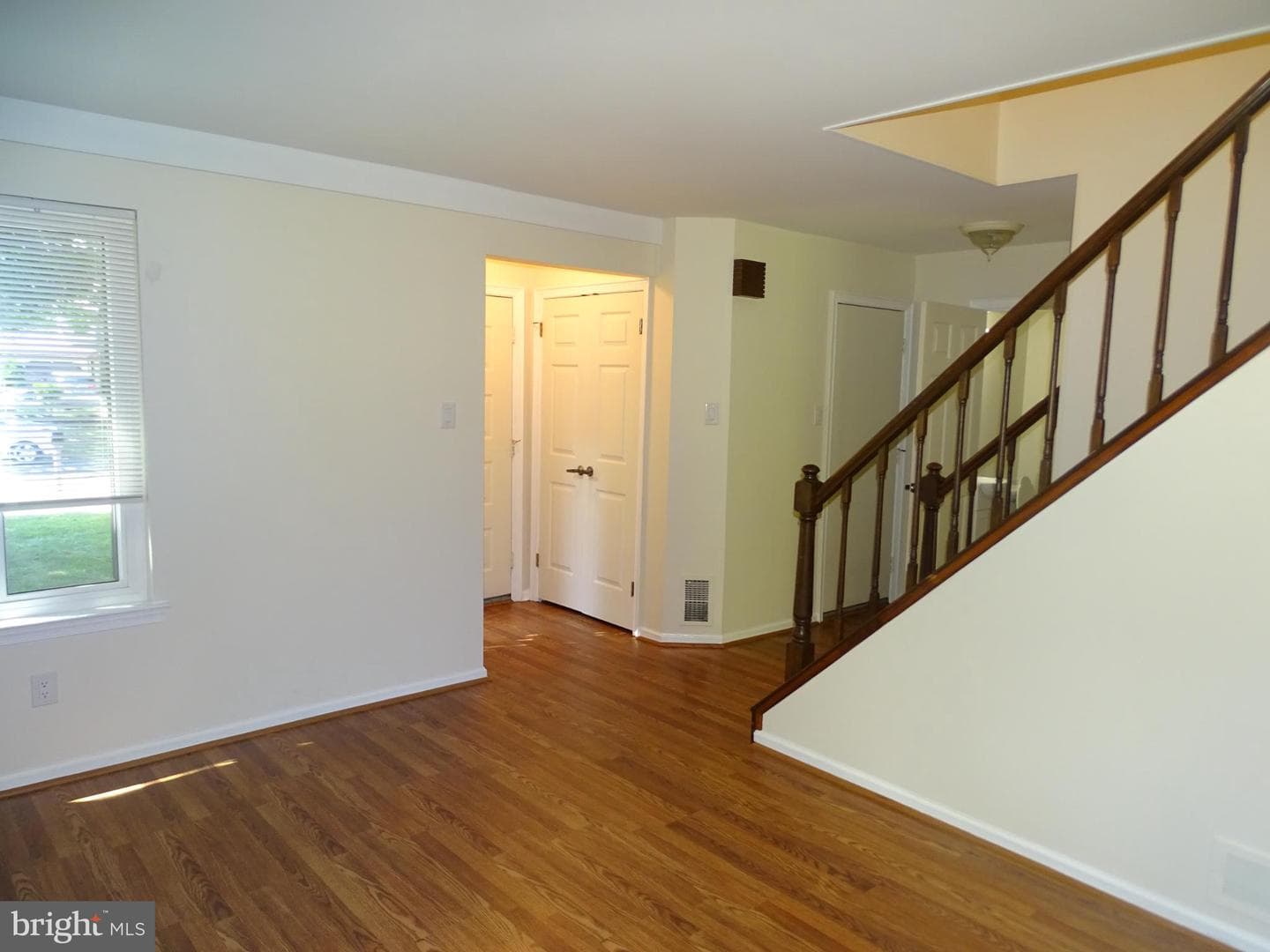 721 Grantham Court photo 3