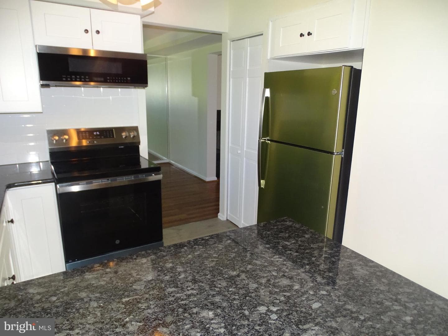 721 Grantham Court photo 9