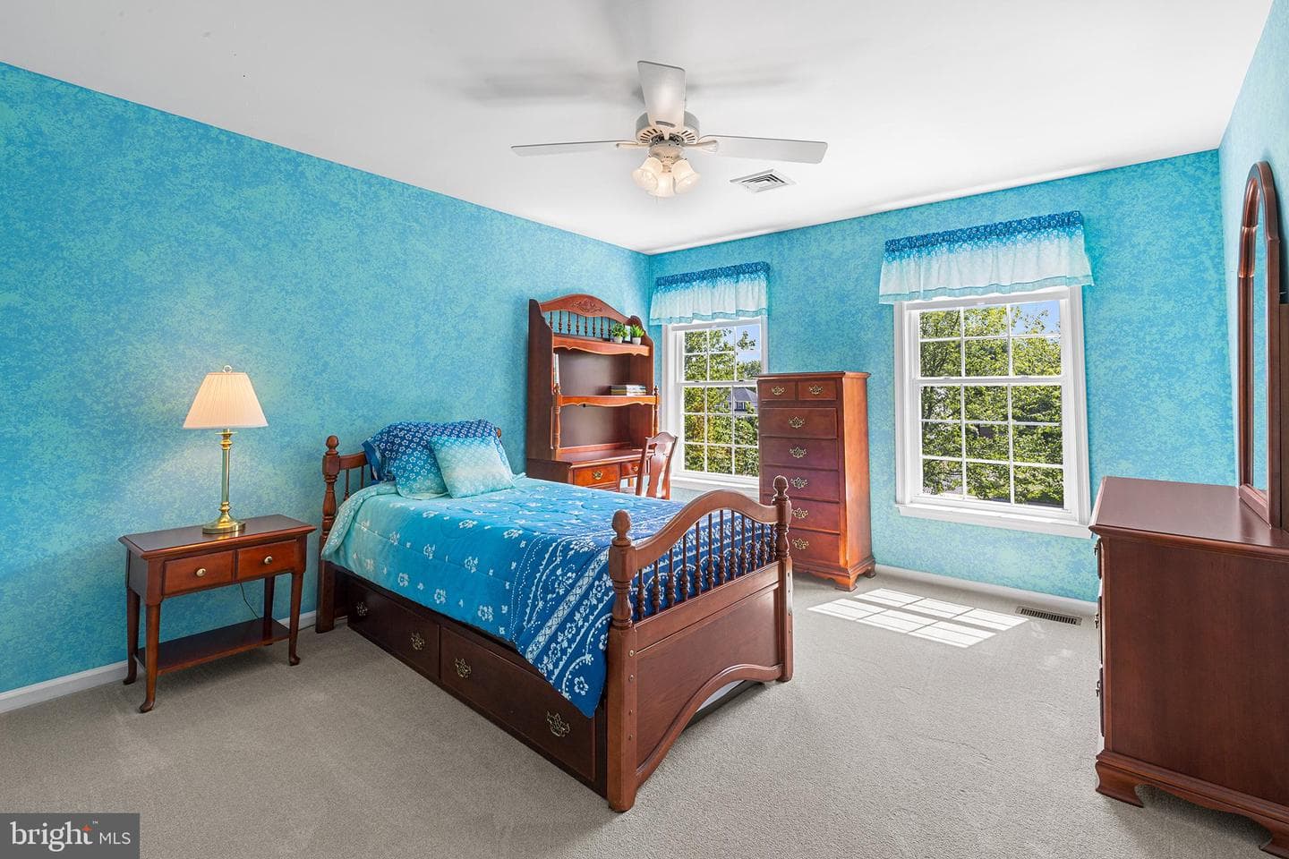 1090 Bancroft photo 42