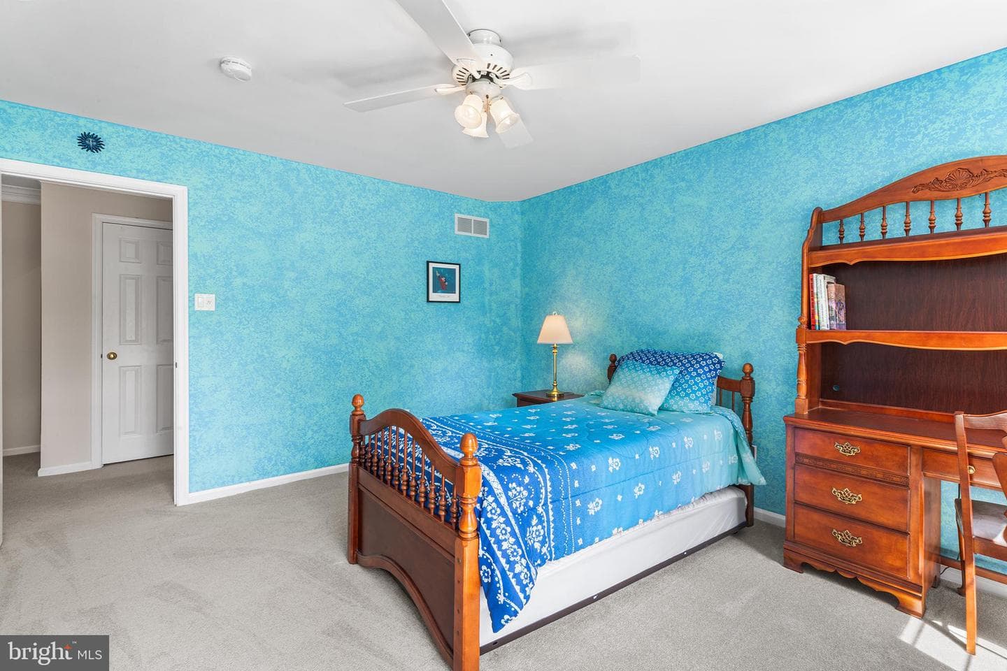 1090 Bancroft photo 43