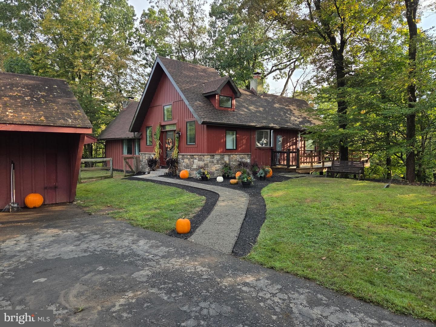 1655 Mill Road W photo 1