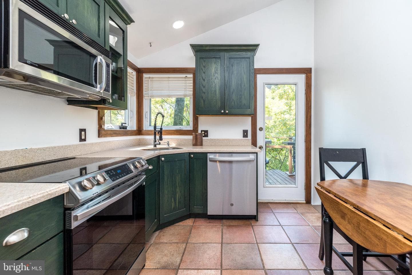 1655 Mill Road W photo 13