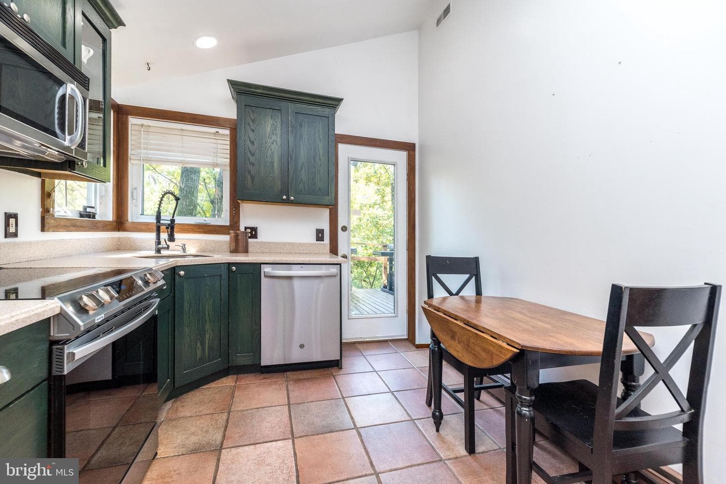 1655 Mill Road W photo 15