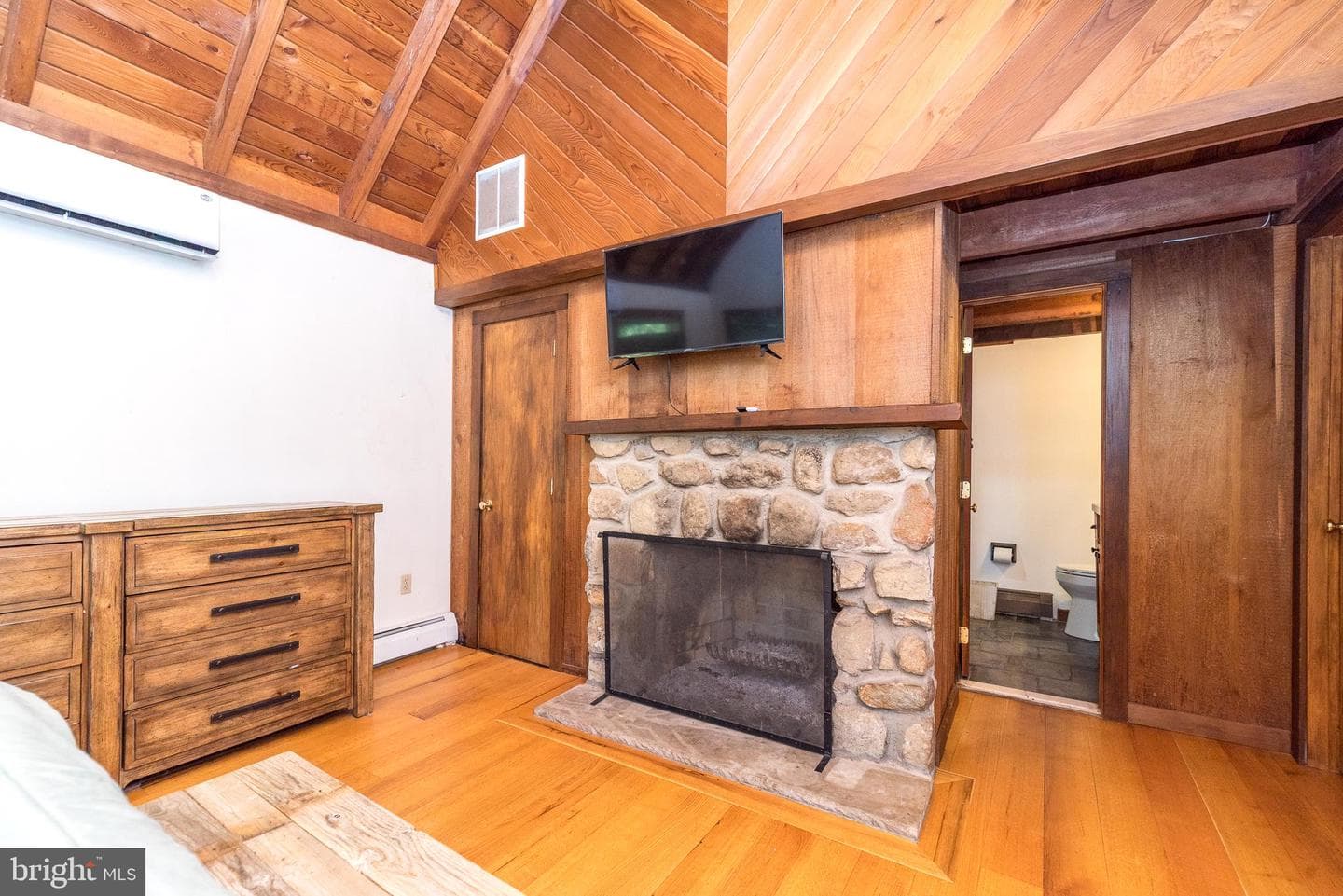 1655 Mill Road W photo 23