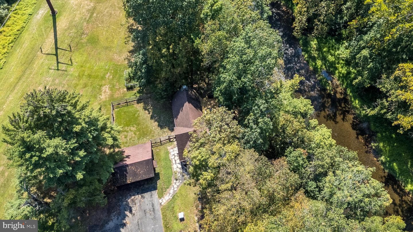 1655 Mill Road W photo 34