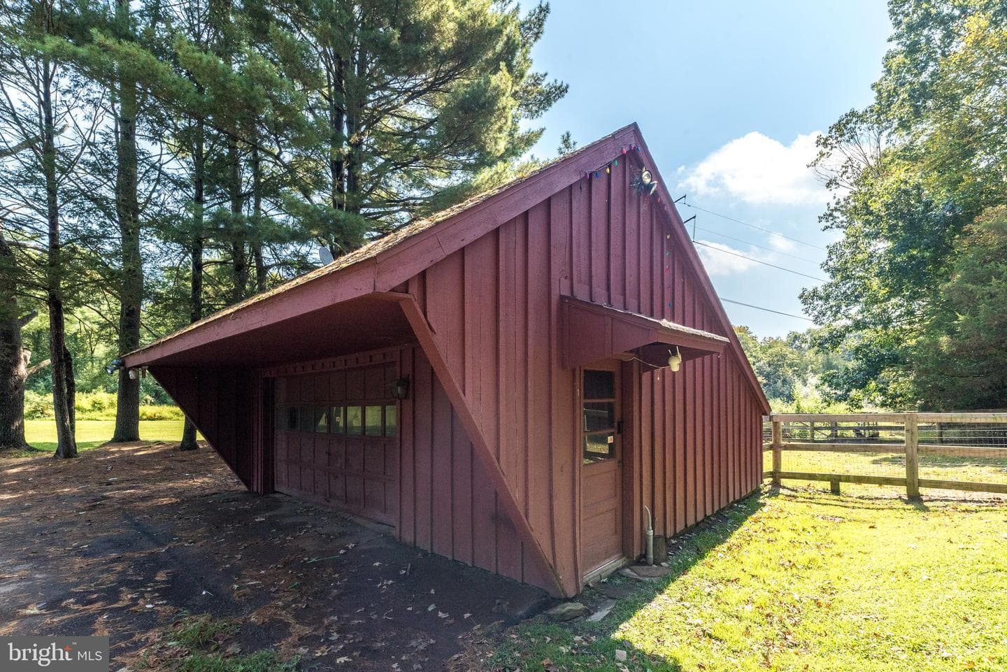 1655 Mill Road W photo 37
