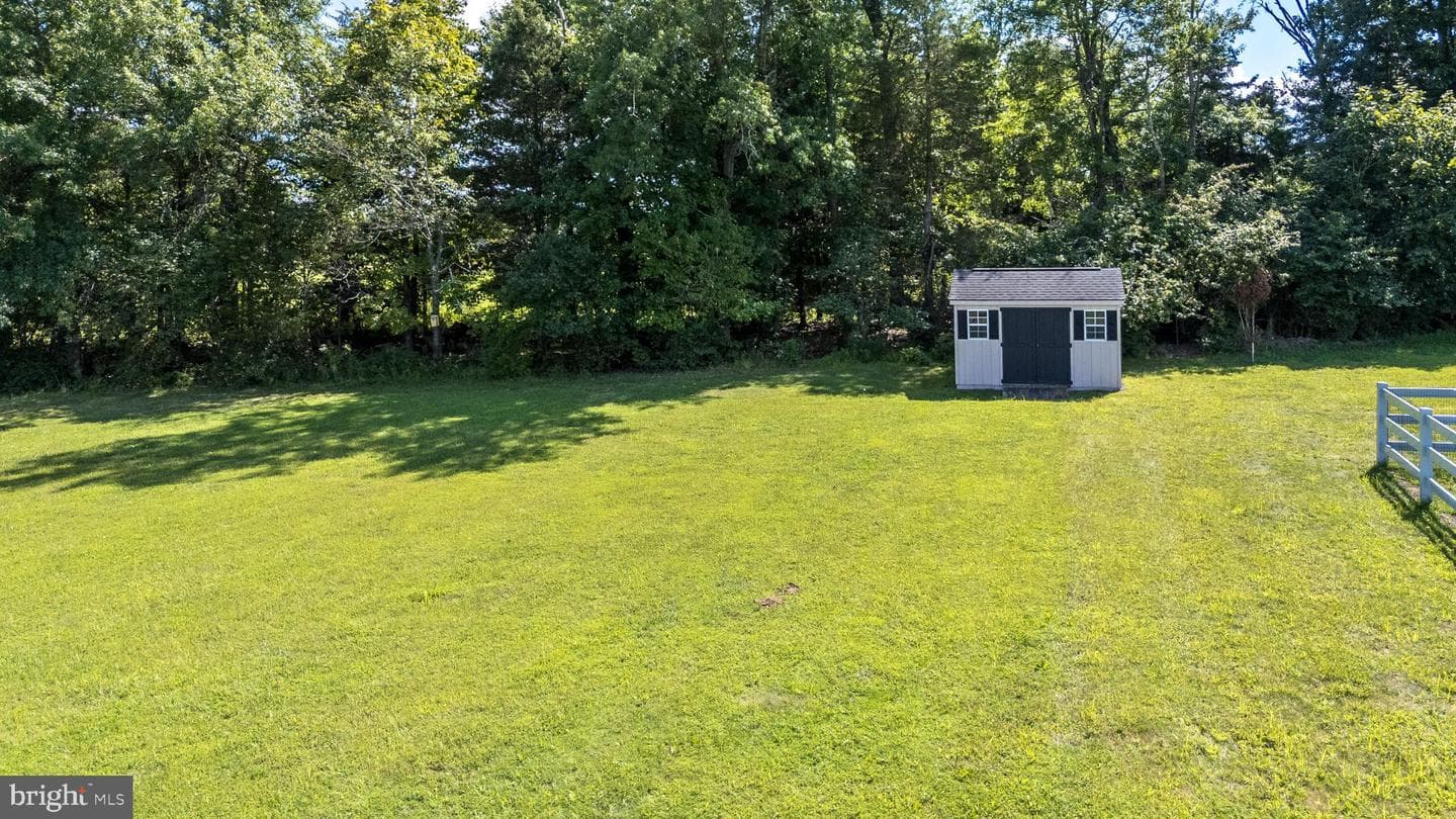 1813 Sycamore Drive photo 10