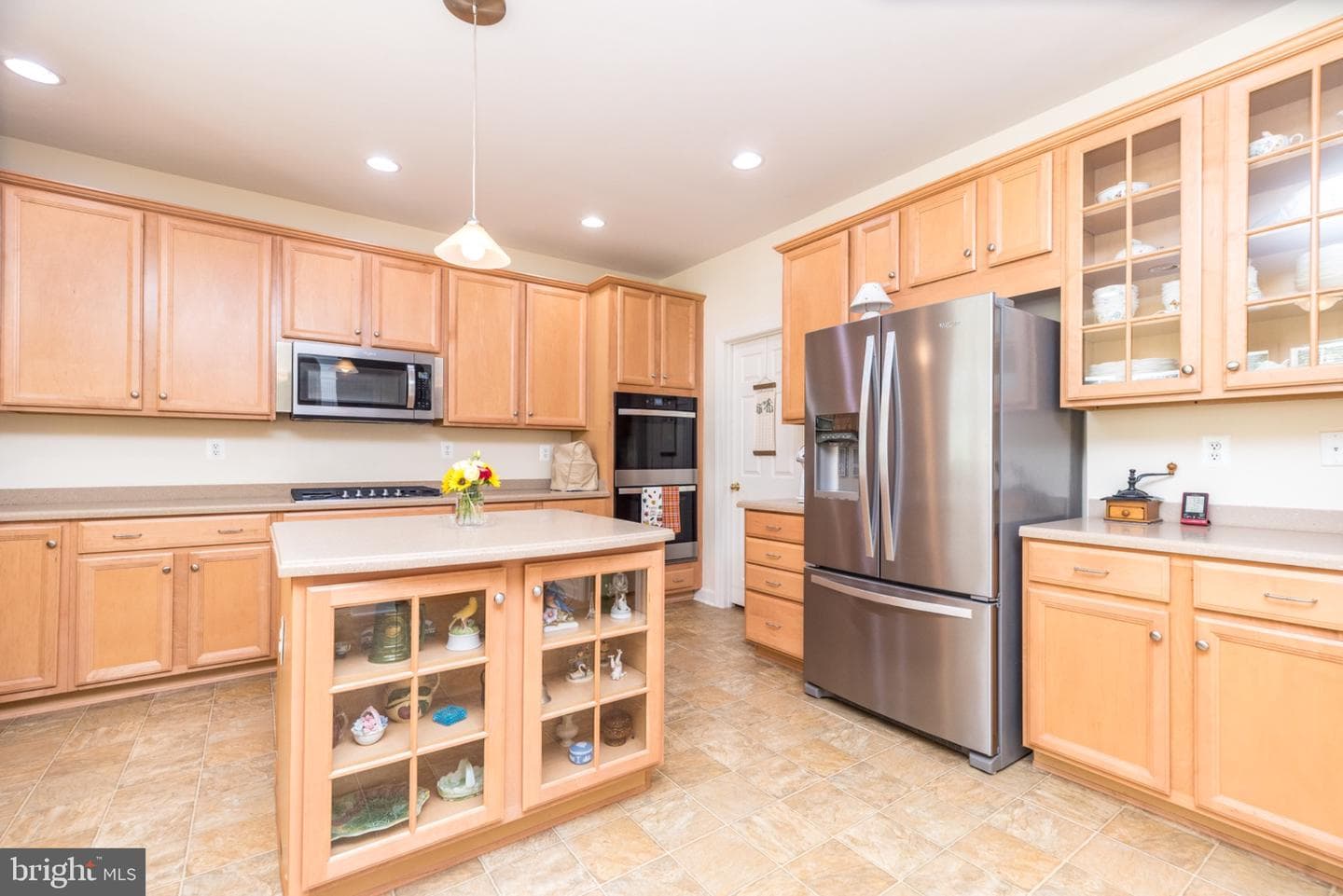 1813 Sycamore Drive photo 14