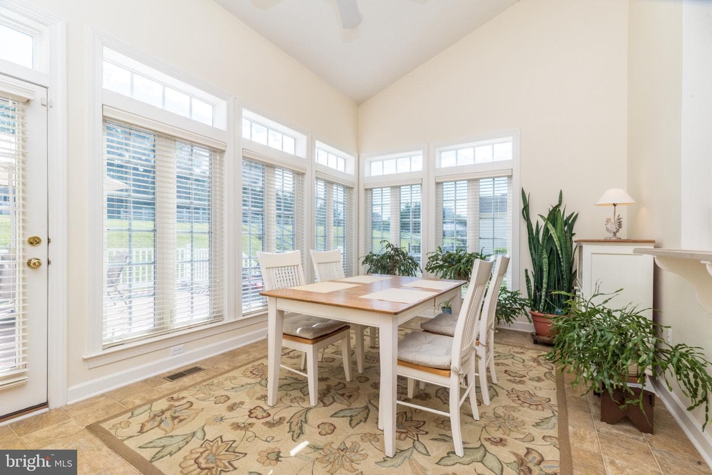 1813 Sycamore Drive photo 23