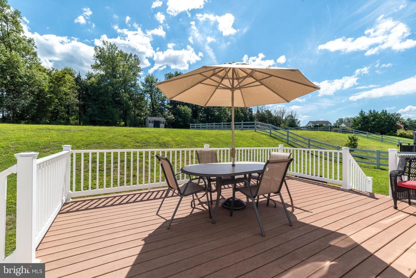 1813 Sycamore Drive photo 4