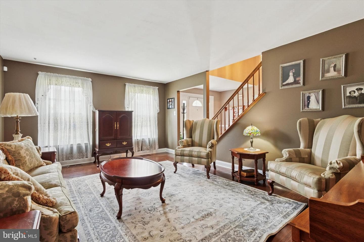 689 Pickering Road photo 11