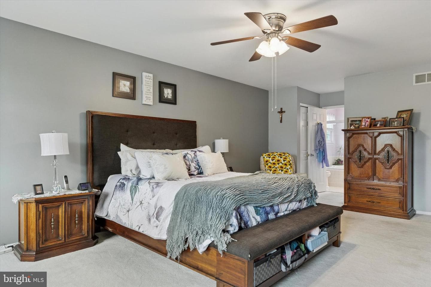 689 Pickering Road photo 20